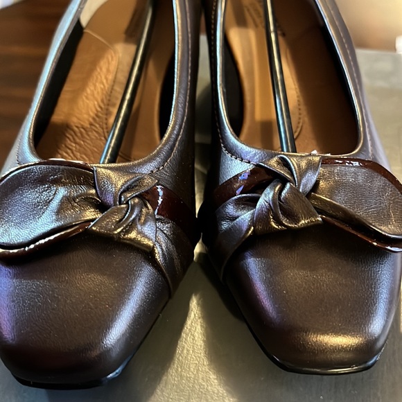 (151) NWT ladies brown flats by Mark & Lemp. Size 6 1/2 medium - Picture 4 of 8